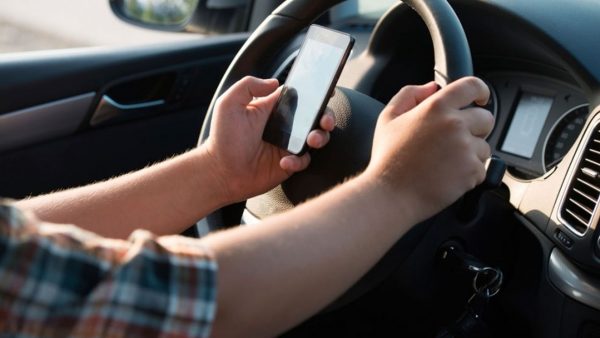 Malos hábitos comunes en la conducción
